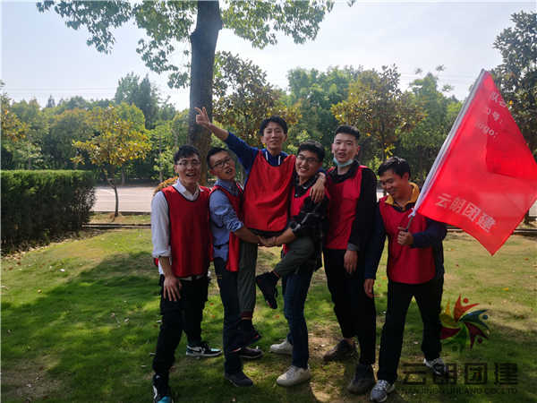 夏天最嗨的輕團(tuán)建組織形式.jpg